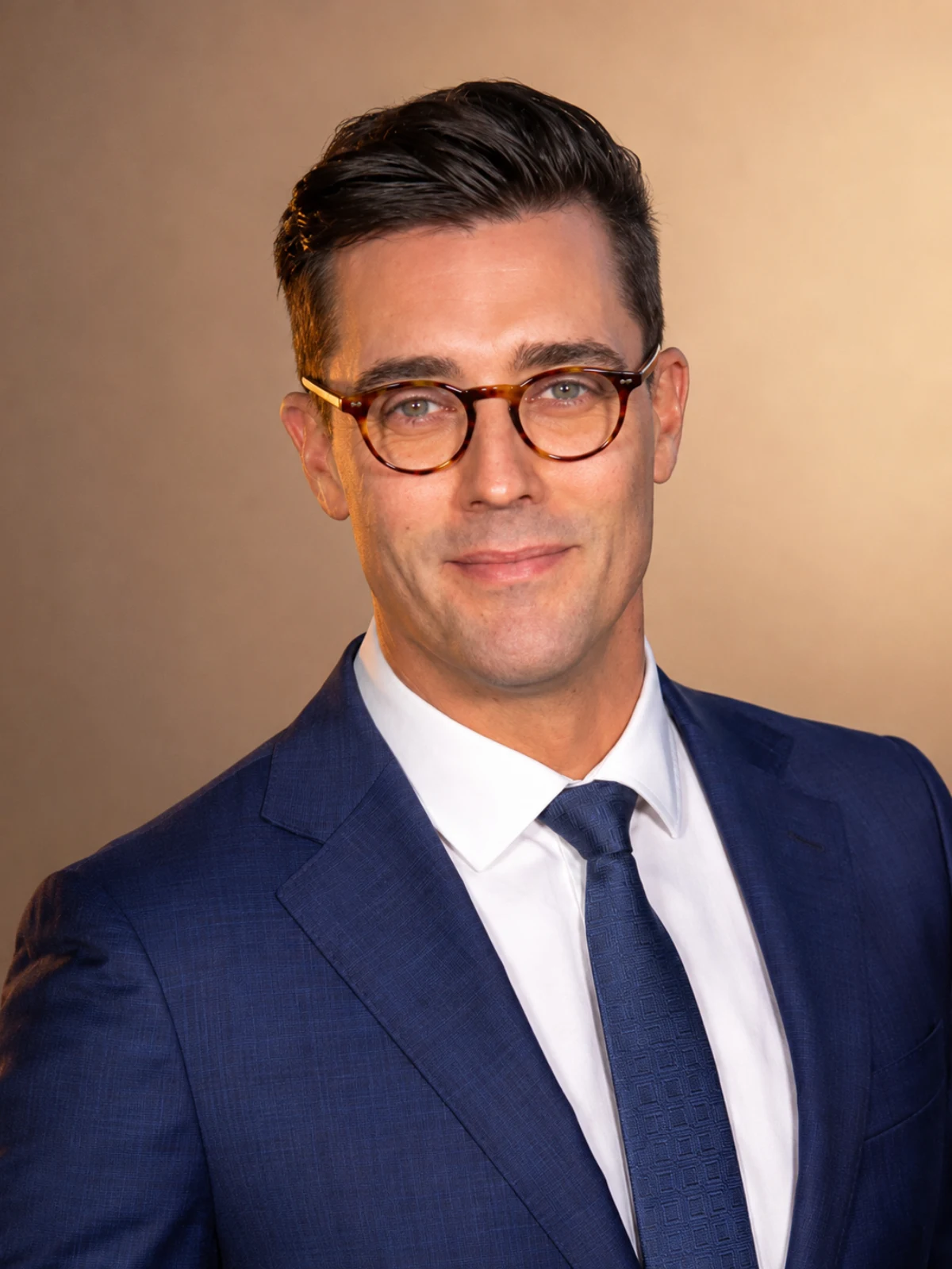 Is David Woiwod married? Wife, age, height, net worth, career